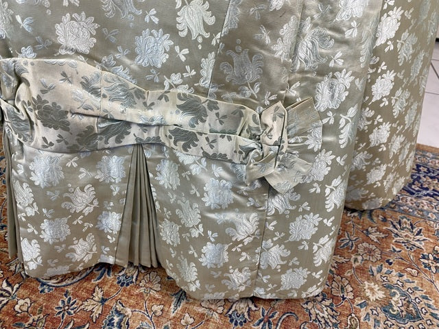 Antikes zweiteiliges Dinnerkleid aus Seidenbrokat, ca. 1898