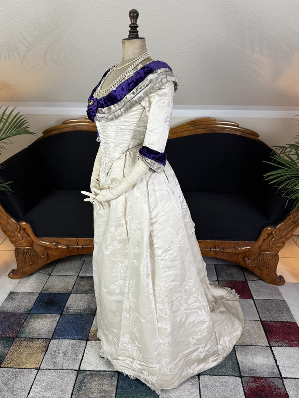 SCOTT Antikes Abendkleid aus Seide, Liverpool, ca. 1890