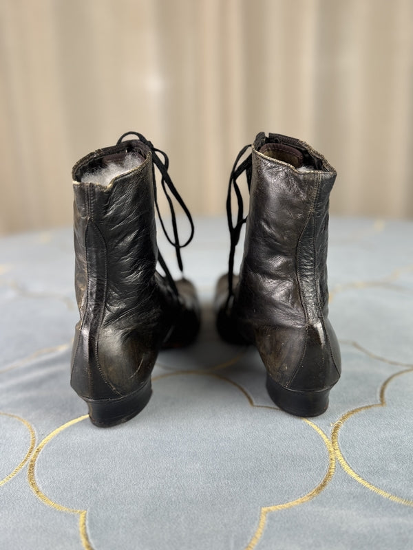 Ungetragene Schnürstiefel, ca. 1900