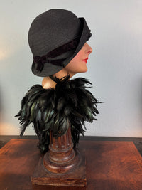 Elegant asymmetrical English 1920s straw hat with velvet appliqués, black silk lining, excellent condition