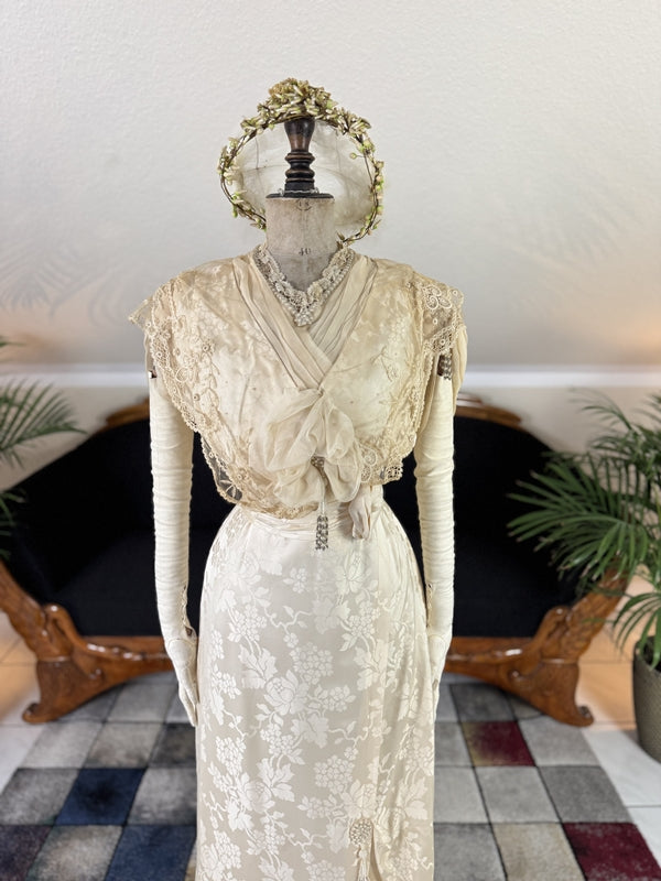Antikes Hochzeitskleid aus der Titanic-Ära, ca. 1912