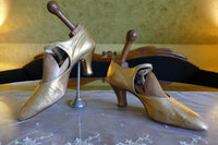 Antike goldene Ledertanzschuhe, ca. 1924
