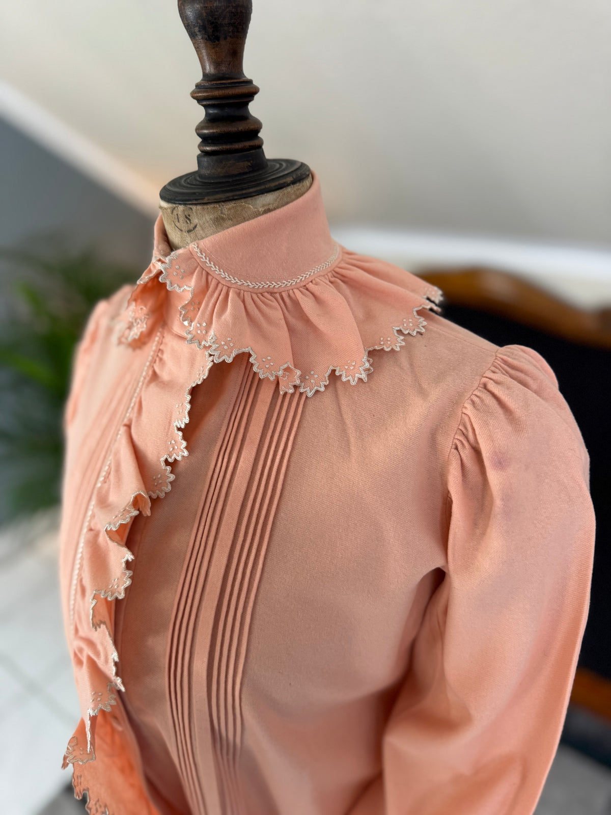 KÖNIGLICHE Bettjacke, aus dem Nachlass der Herzogin Maria Immakulata von Württemberg, geborene Erzherzogin von Österreich, 1900