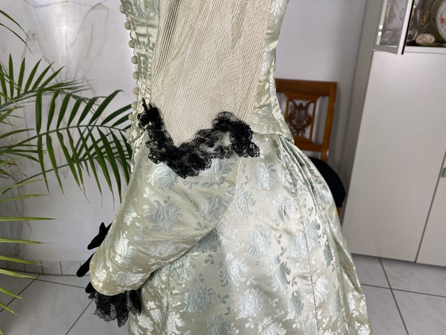 Antikes zweiteiliges Dinnerkleid aus Seidenbrokat, ca. 1898