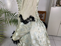 Antikes zweiteiliges Dinnerkleid aus Seidenbrokat, ca. 1898