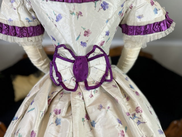 Antikes Seidenabendkleid mit Tagesoberteil, ca. 1864