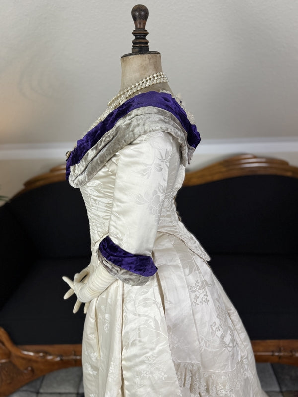 SCOTT Antikes Abendkleid aus Seide, Liverpool, ca. 1890
