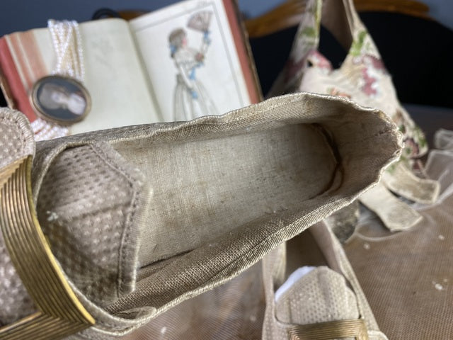 Bestickte Rokoko-Schuhe, ca. 1790