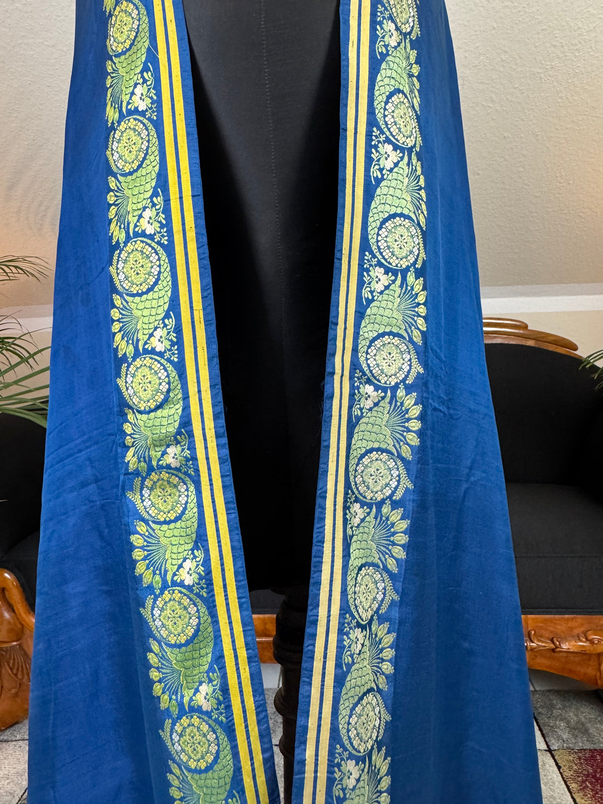 Rokoko-Eleganz in Spitalfields-Seide – Antike Stola, ca. 1790