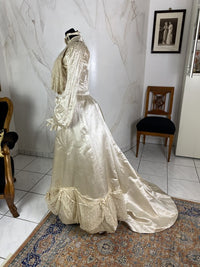 Antikes Hochzeitskleid aus Seide, ca. 1901