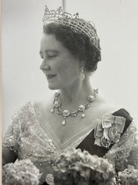 Signiertes Foto von Königinmutter Elizabeth, Queen Mum, 1962