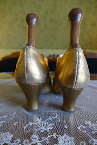 Antike goldene Ledertanzschuhe, ca. 1924