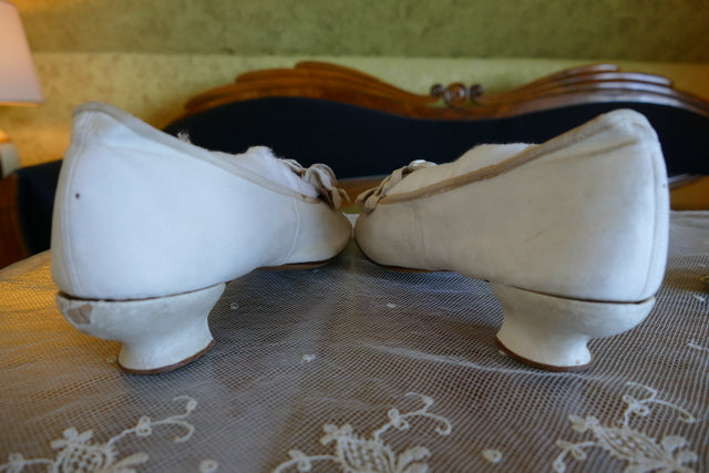 Antike Ziegenlederschuhe in Cremeweiß, ca. 1863–1870