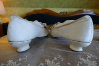 Antike Ziegenlederschuhe in Cremeweiß, ca. 1863–1870