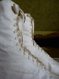 Sportliche Schnürstiefel aus Baumwollsatin, ca. 1875