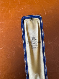 Antique 585 gold tie pin with pearl in original Friedländer Berlin presentation case, collectible linked to Kaiser Wilhelm II