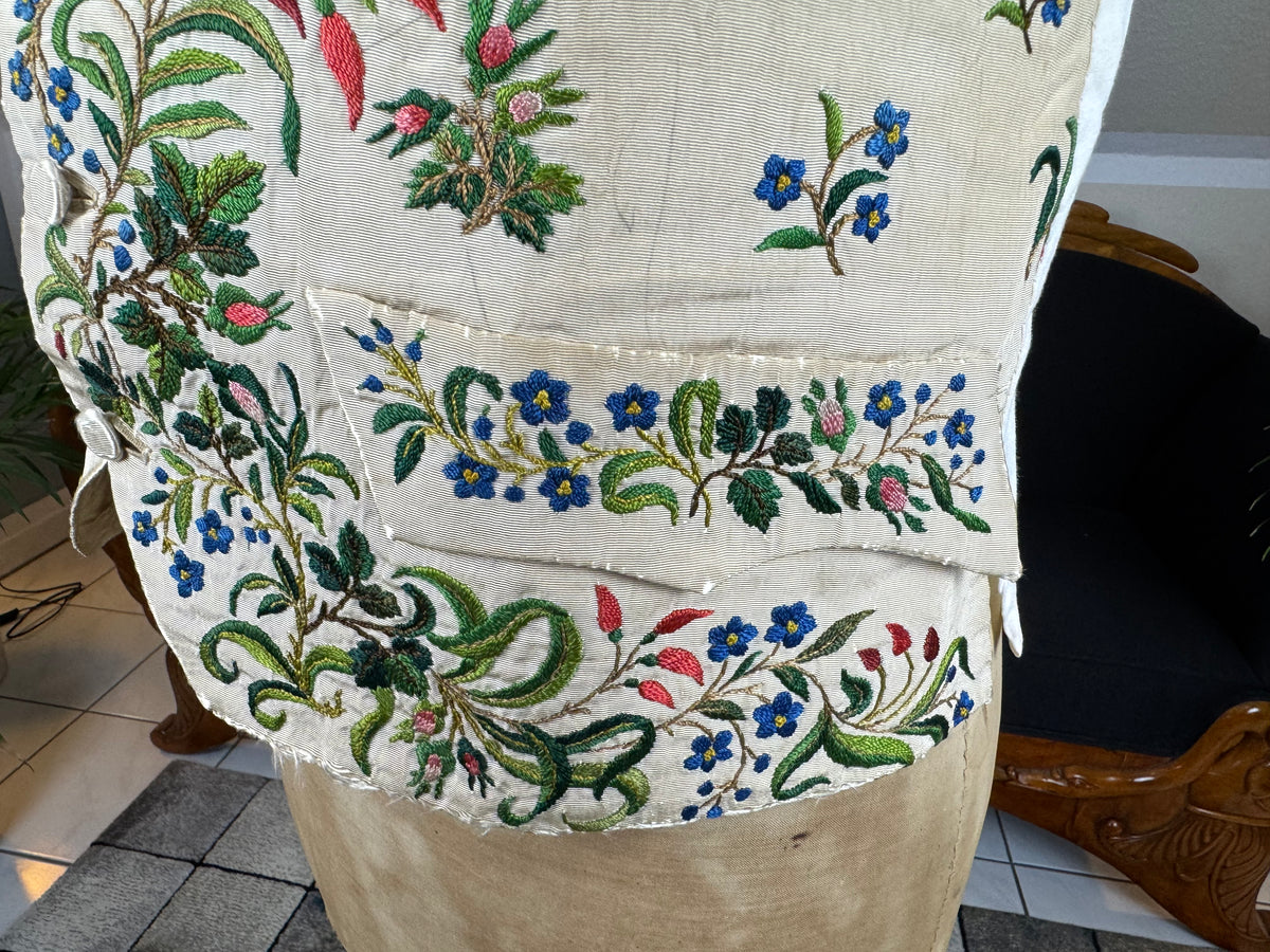Georgian Cream Silk Embroidered Waistcoat, England ca. 1790 – Vibrant Antique Menswear