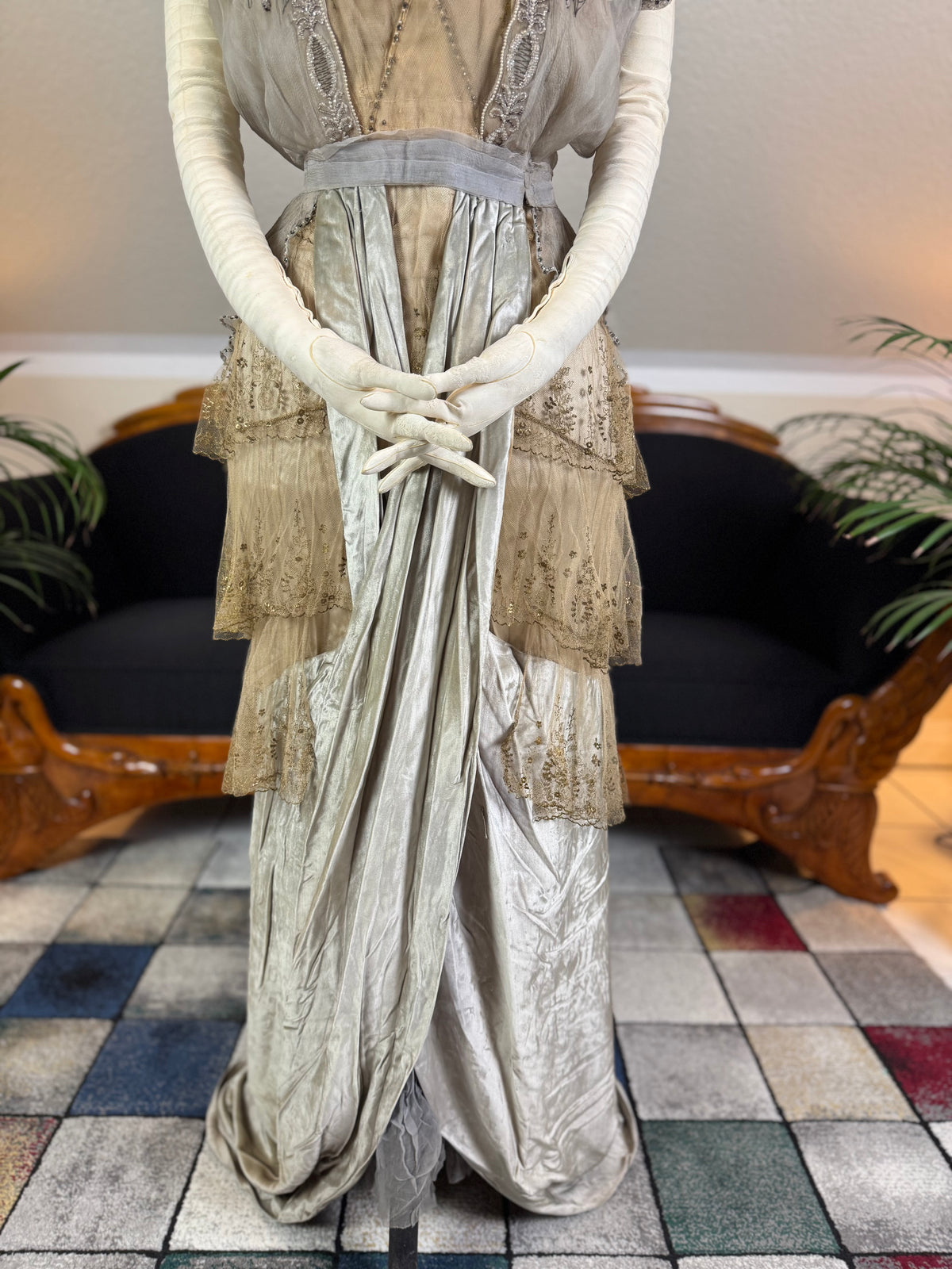 Antikes GUSTAVE BEER Abendkleid – Seidenchiffon &amp; Samt, Paris Couture ca. 1912