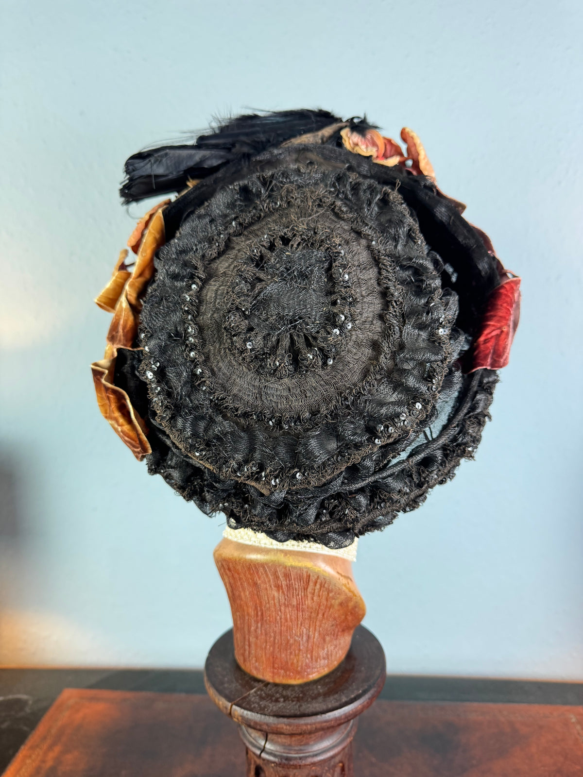 Early 20th‑century millinery hat with exotic bird mount, black lace and naturalistic trim