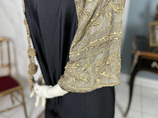 STRAWBRIDGE &amp; CLOTHIER Mantel, Philadelphia, ca. 1912