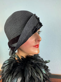 Antiker asymmetrischer Strohhut, England, ca. 1920