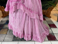 Sommerliche Eleganz einer jungen Dame – Antikes Kleid, ca. 1858
