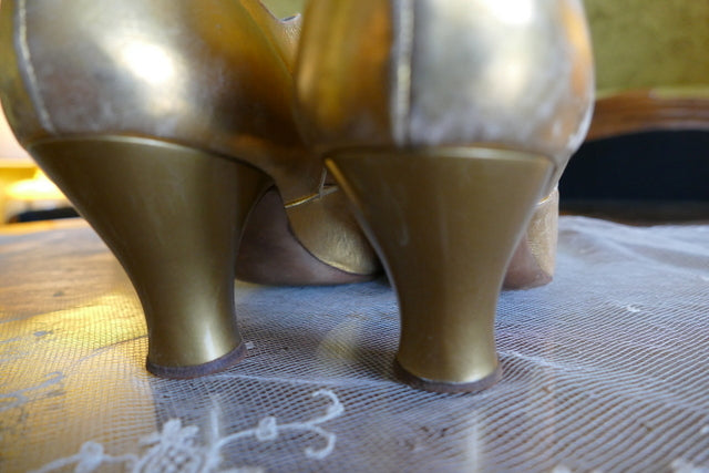 Antike goldene Ledertanzschuhe, ca. 1924