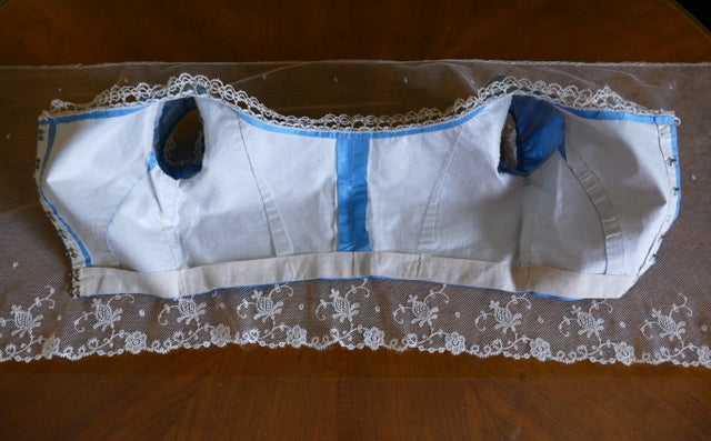 Mieder-Reifrockkleid, 1850er Jahre