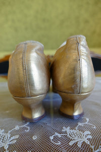 Goldene Abendpumps, ca. 1910