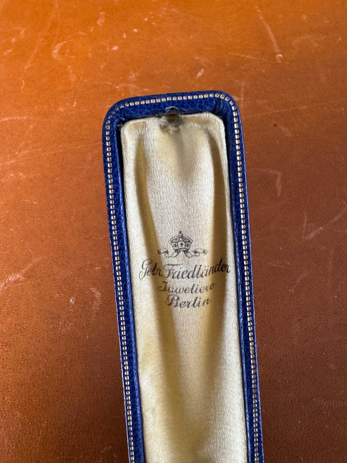 Antique 585 gold tie pin with pearl in original Friedländer Berlin presentation case, collectible linked to Kaiser Wilhelm II