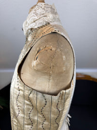 Cream Silk Embroidered Waistcoat, England ca. 1770 – Long‑Line Georgian Men’s Fashion