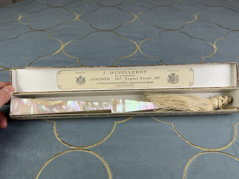 DUVELLEROY-Fächer mit gemaltem Monogramm, ca. 1890