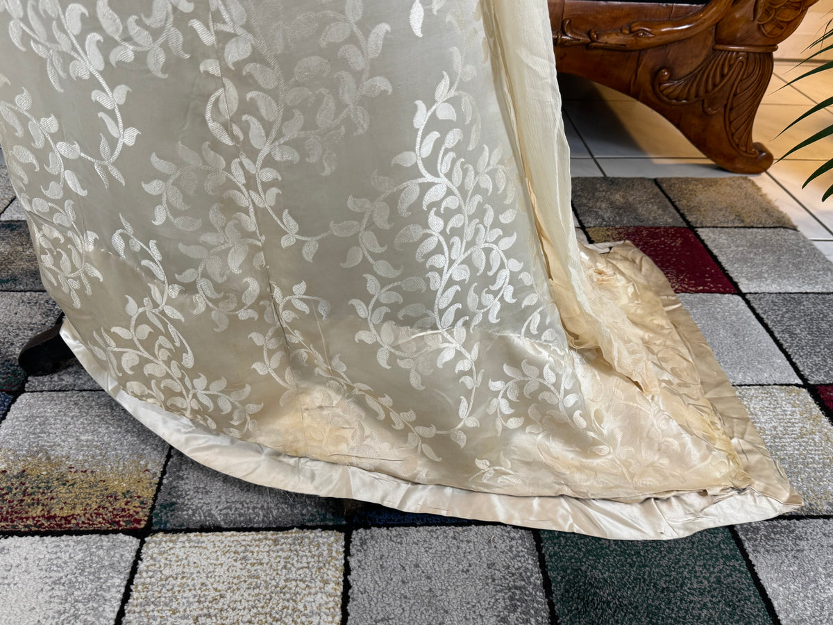 Evening Dress 1912 – Cream Silk Brocade with Lace & Crepe Drapes by M. E. Humble, Court Dressmaker, Lady Gillman Provenance