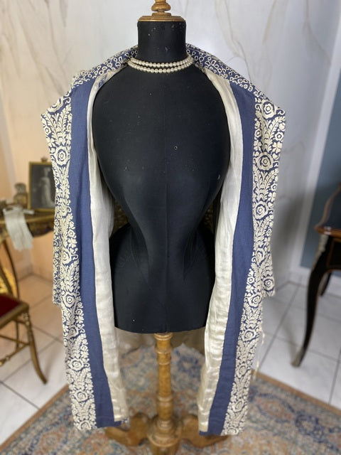 ÉVE VALÈRE Antiker Mantel, London, ca. 1928 – Cremefarben-blaues Design im Art-Déco-Stil