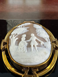 Biedermeier Muschelkamee ca. 1848 – Romantisches Liebespaar in einem Park