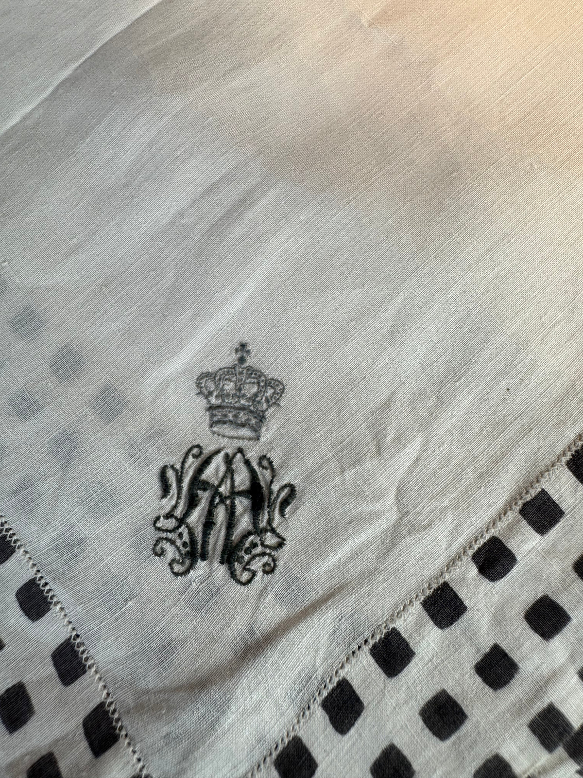 Royal antique mourning handkerchief collection c.1900 – 19 lace handkerchiefs with Württemberg monograms