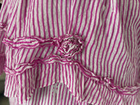 Sommerliche Eleganz einer jungen Dame – Antikes Kleid, ca. 1858