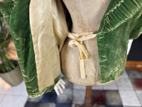 FRANKLIN SIMON & Co. Abendjacke aus grünem Samt, New York, ca. 1925
