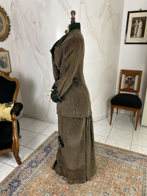 Antikes Edwardianisches Spazierkleid ca. 1912 – Gestreifte Mode des frühen 20. Jahrhunderts