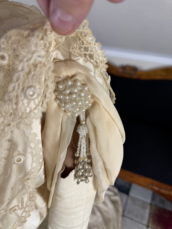 Antikes Hochzeitskleid aus der Titanic-Ära, ca. 1912