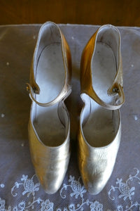 Antike goldene Ledertanzschuhe, ca. 1924