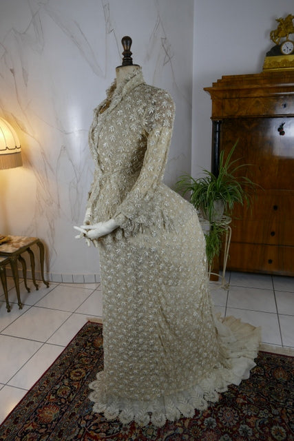 Antikes besticktes Spitzen-Bustle-Überkleid, 1880er Jahre