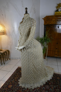Antikes besticktes Spitzen-Bustle-Überkleid, 1880er Jahre