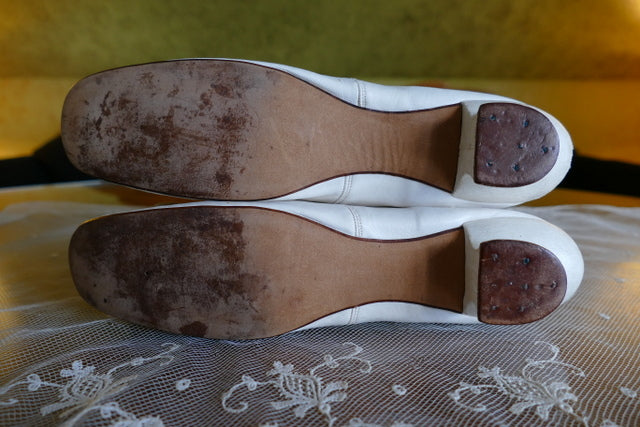 Antike Ziegenlederschuhe in Cremeweiß, ca. 1863–1870