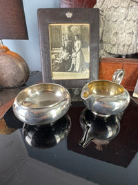 Pot à lait et sucrier en argent de la table de l'Empereur Guillaume II – Datés 1897 et 1899
