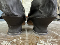 Spätbarocke Damenschuhe, 1730er–1740er Jahre – Seltene englische Seidenschuhe aus dem 18. Jahrhundert