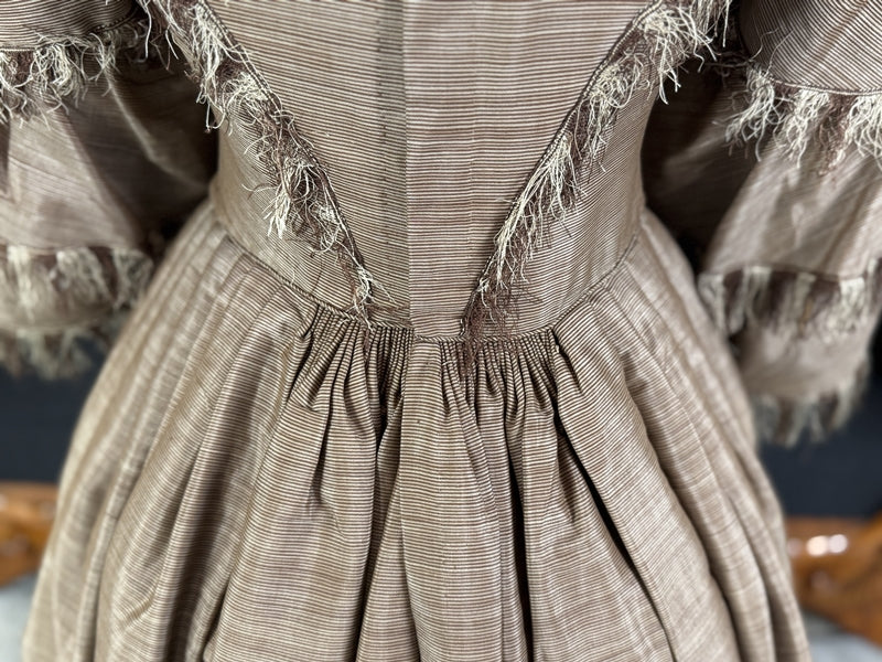 Antikes viktorianisches Gouvernantenkleid, England, ca. 1850