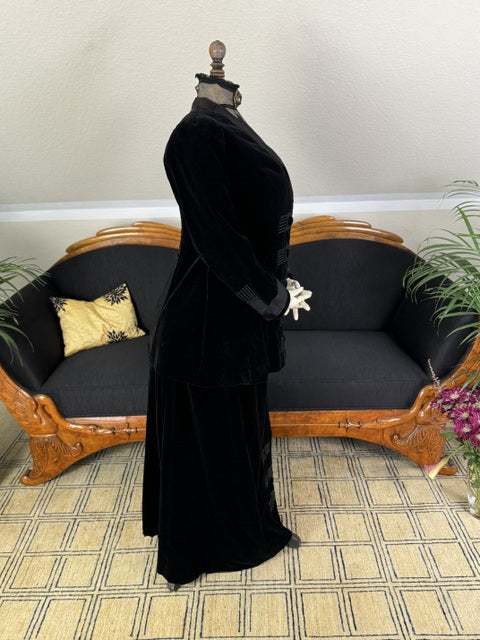 1910 Linker & Cie black velvet walking dress with decorative trimmings, front buttons and long skirt, antique gown