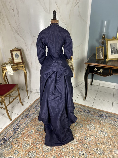 Reisekleid im Polonaise-Stil, England, ca. 1875
