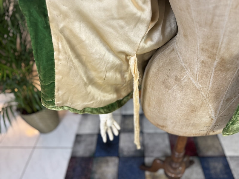 FRANKLIN SIMON & Co. Abendjacke aus grünem Samt, New York, ca. 1925